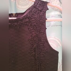 Versatile Little Black Sleeveless Dress w/ Lace Detail In Excellent Condition